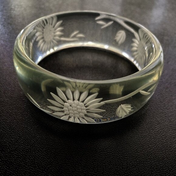 Vintage Clear Lucite Bangle Bracelet Aquamarine Tint Reverse Carved Acrylic - Picture 9 of 9